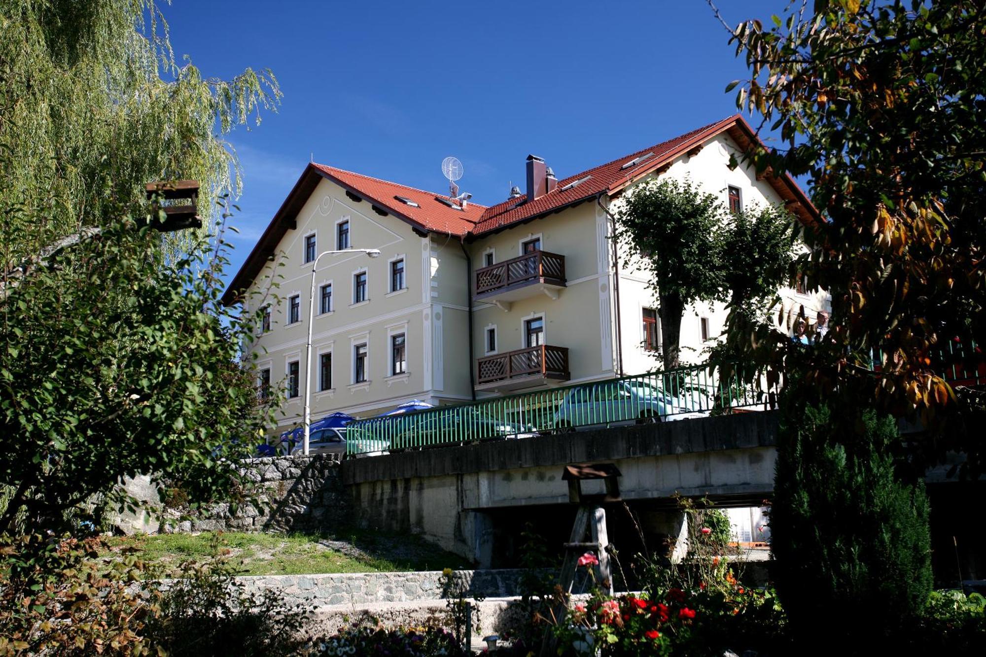 Hotel Bitoraj Фужине Экстерьер фото