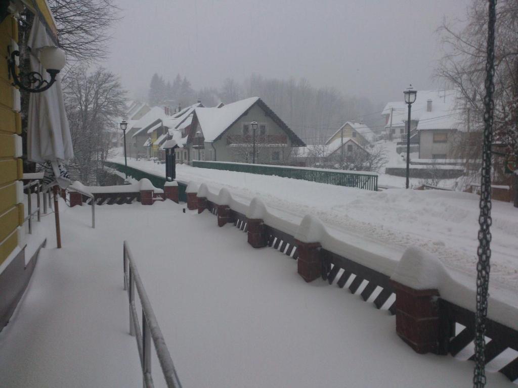 Hotel Bitoraj Фужине Экстерьер фото